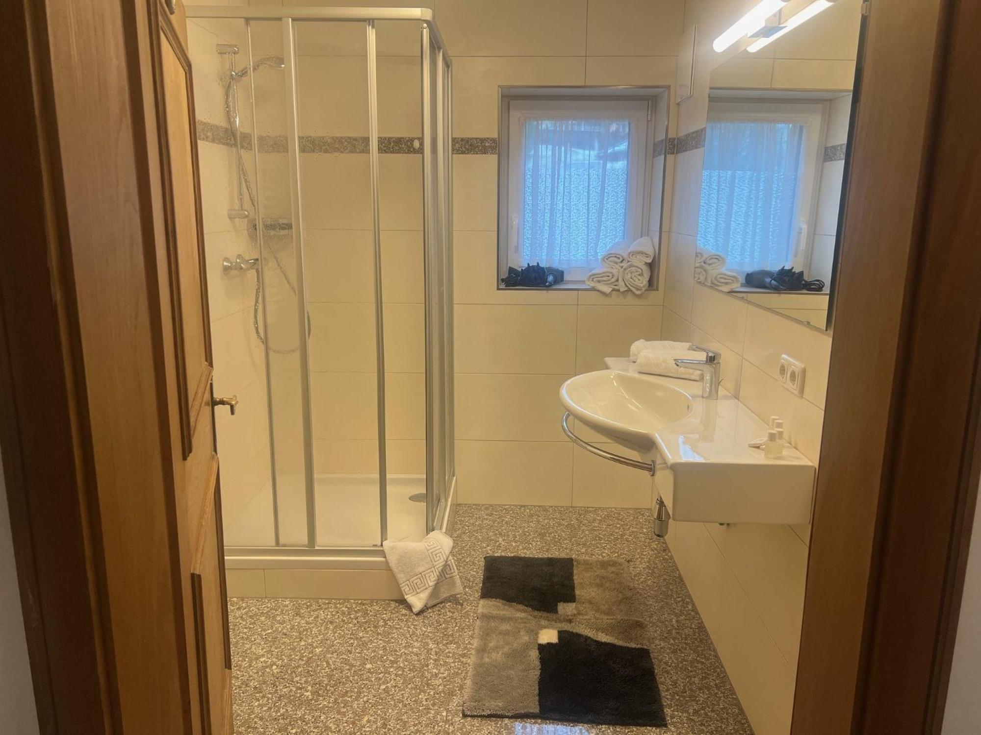 Intown Apartment Schmiede 萨尔巴赫 外观 照片