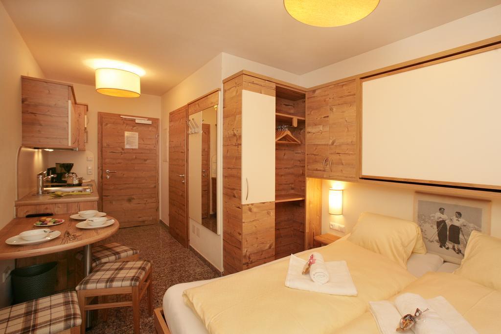 Intown Apartment Schmiede 萨尔巴赫 外观 照片