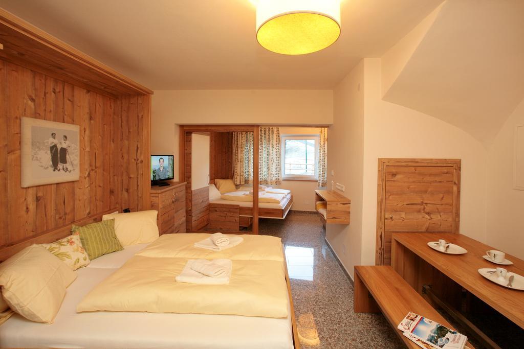 Intown Apartment Schmiede 萨尔巴赫 外观 照片