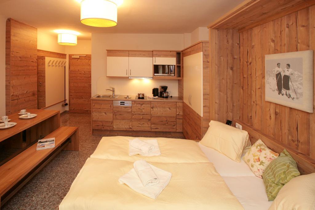Intown Apartment Schmiede 萨尔巴赫 外观 照片