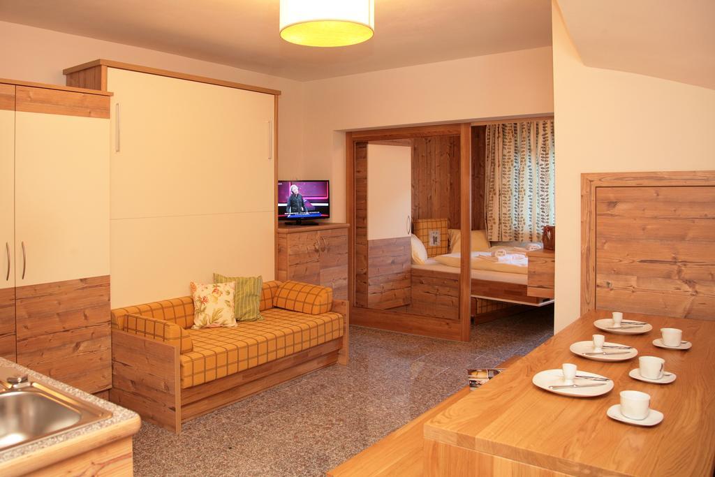 Intown Apartment Schmiede 萨尔巴赫 外观 照片