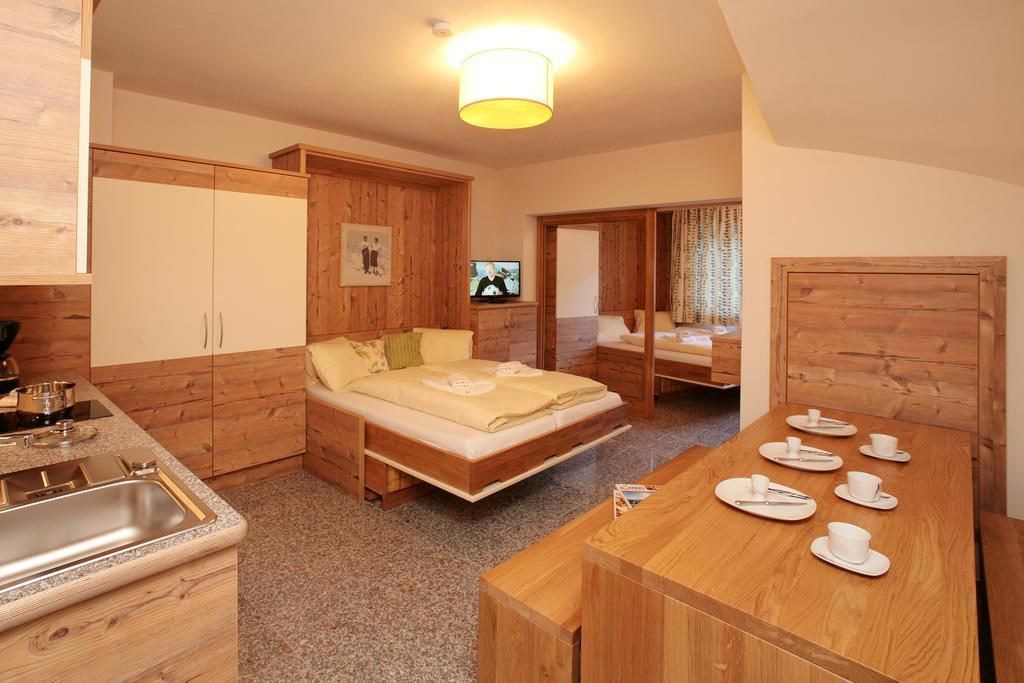 Intown Apartment Schmiede 萨尔巴赫 外观 照片